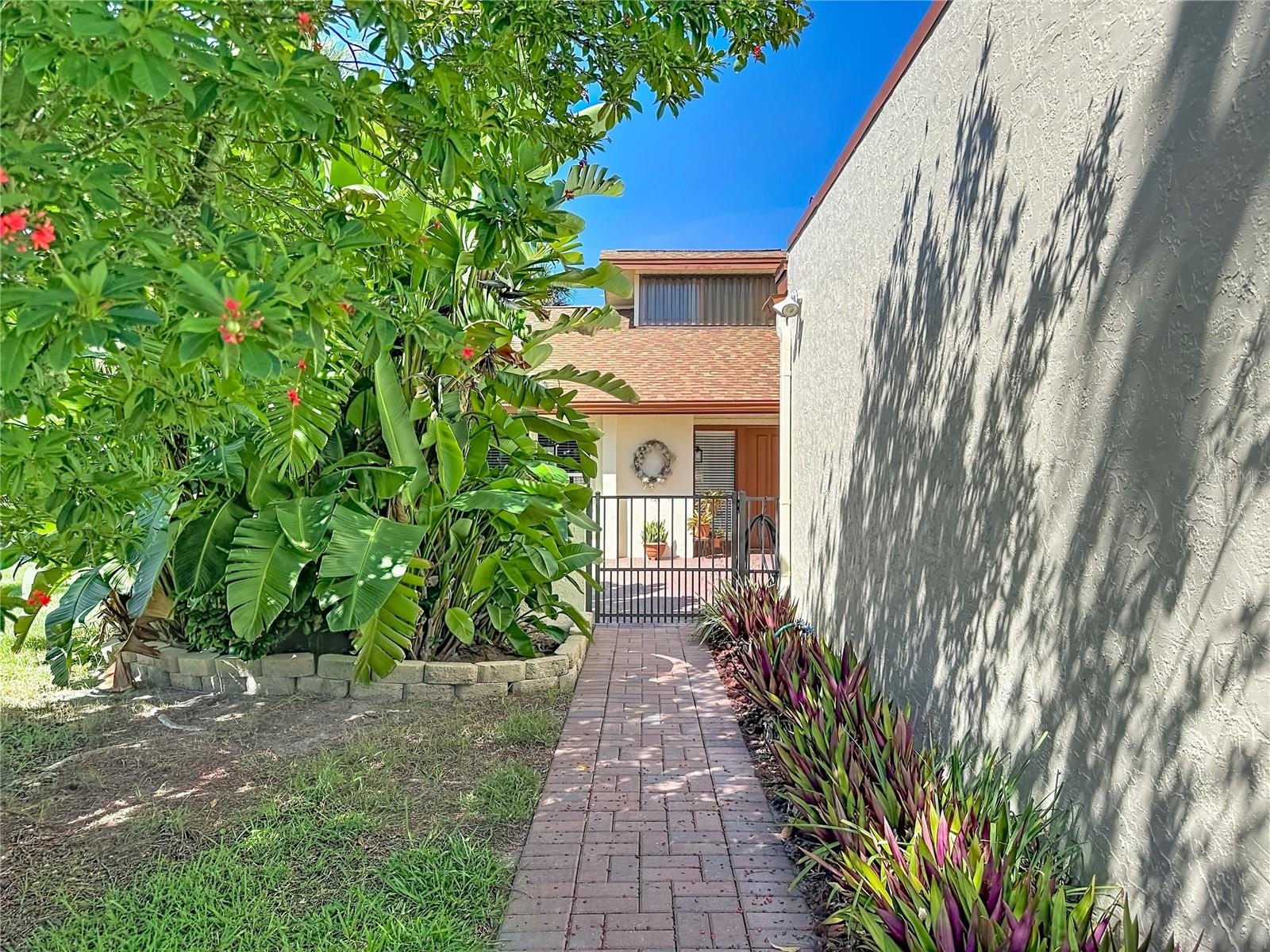 6010 COURTSIDE DR — photo 3