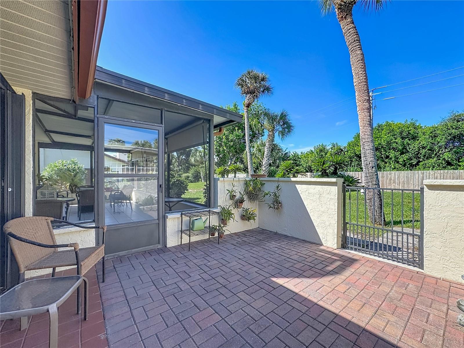 6010 COURTSIDE DR — photo 37