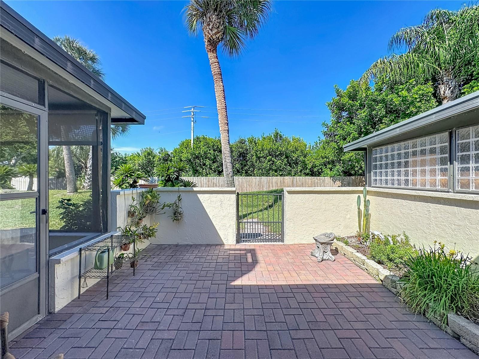6010 COURTSIDE DR — photo 36