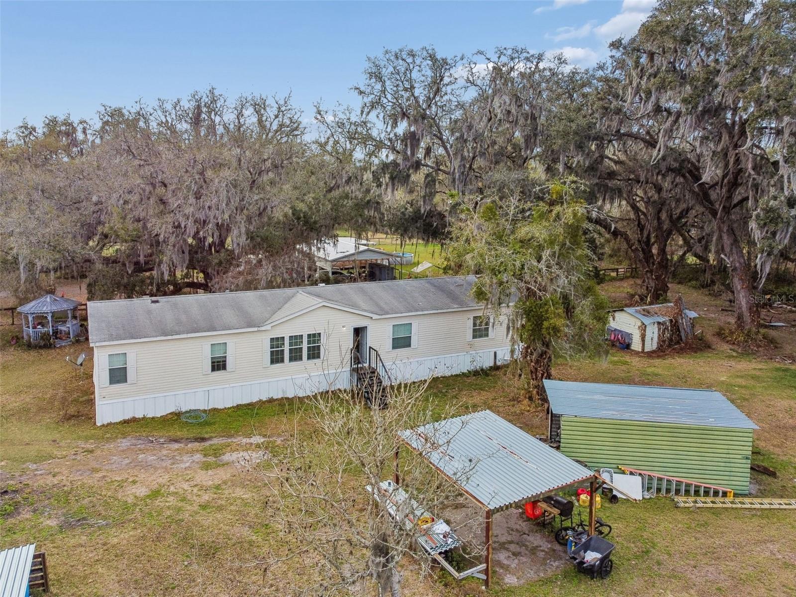 27435 HOLIDAY DR — photo 5