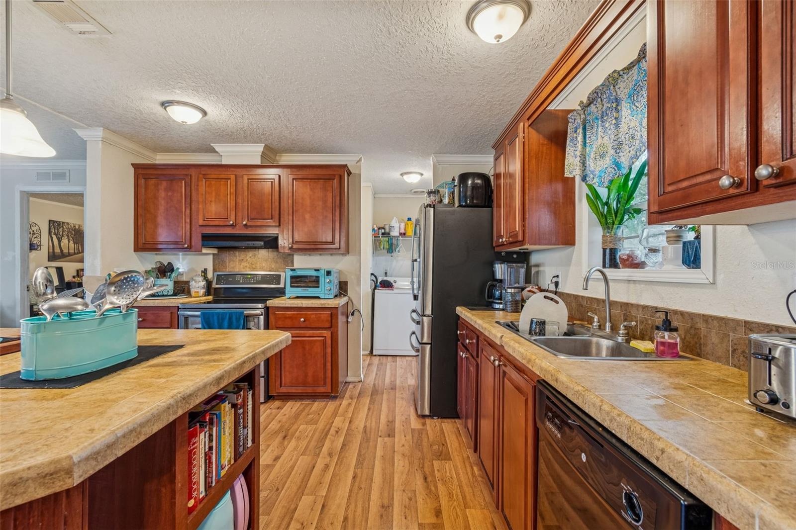27435 HOLIDAY DR — photo 17