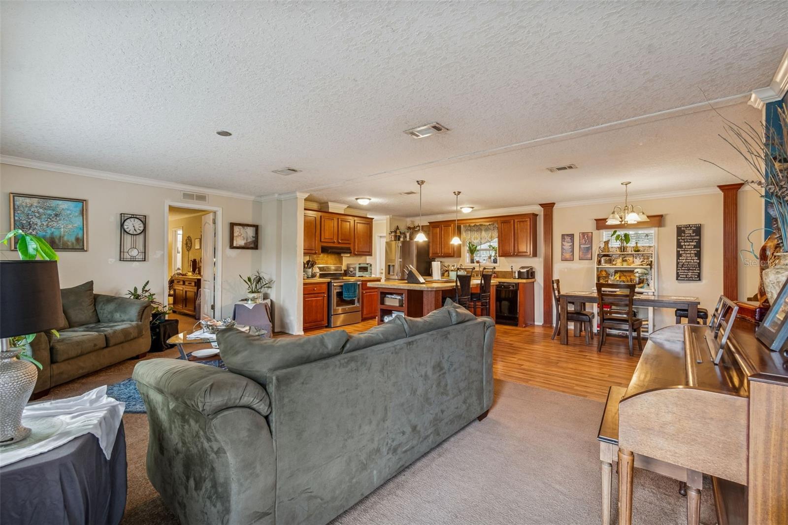 27435 HOLIDAY DR — photo 14