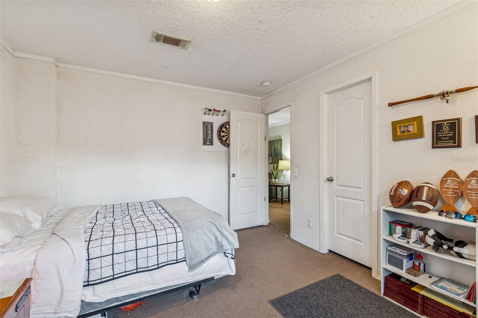27435 HOLIDAY DR — photo 8