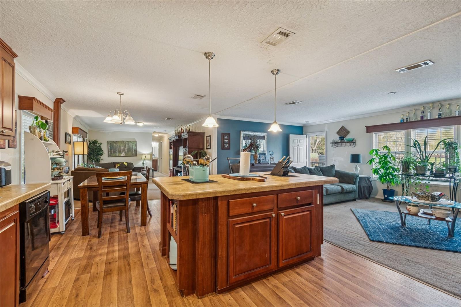 27435 HOLIDAY DR — photo 15