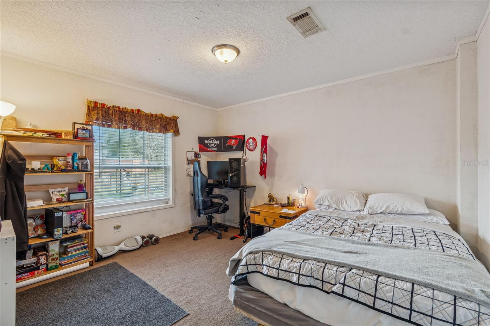 27435 HOLIDAY DR — photo 31