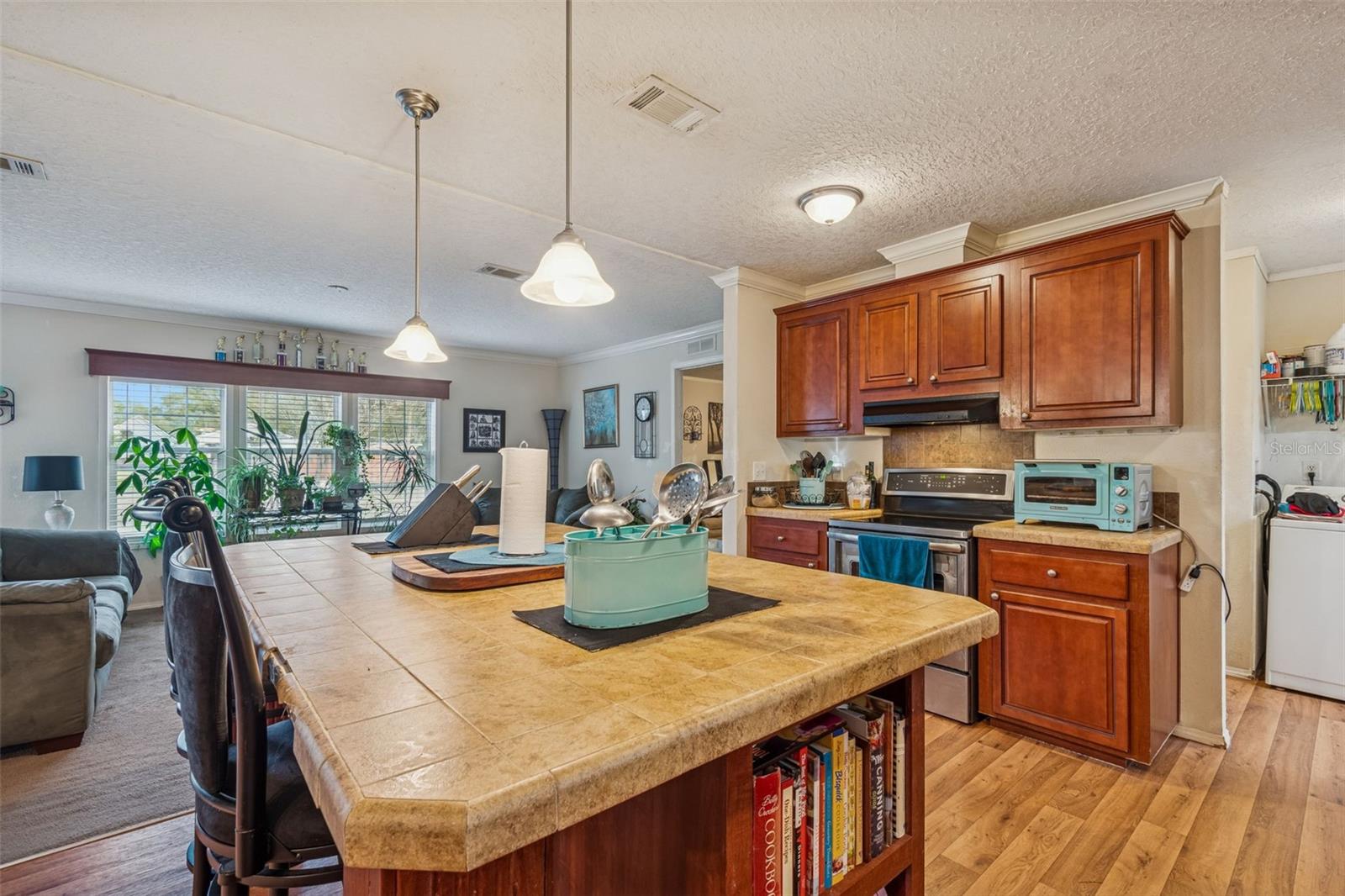 27435 HOLIDAY DR — photo 16