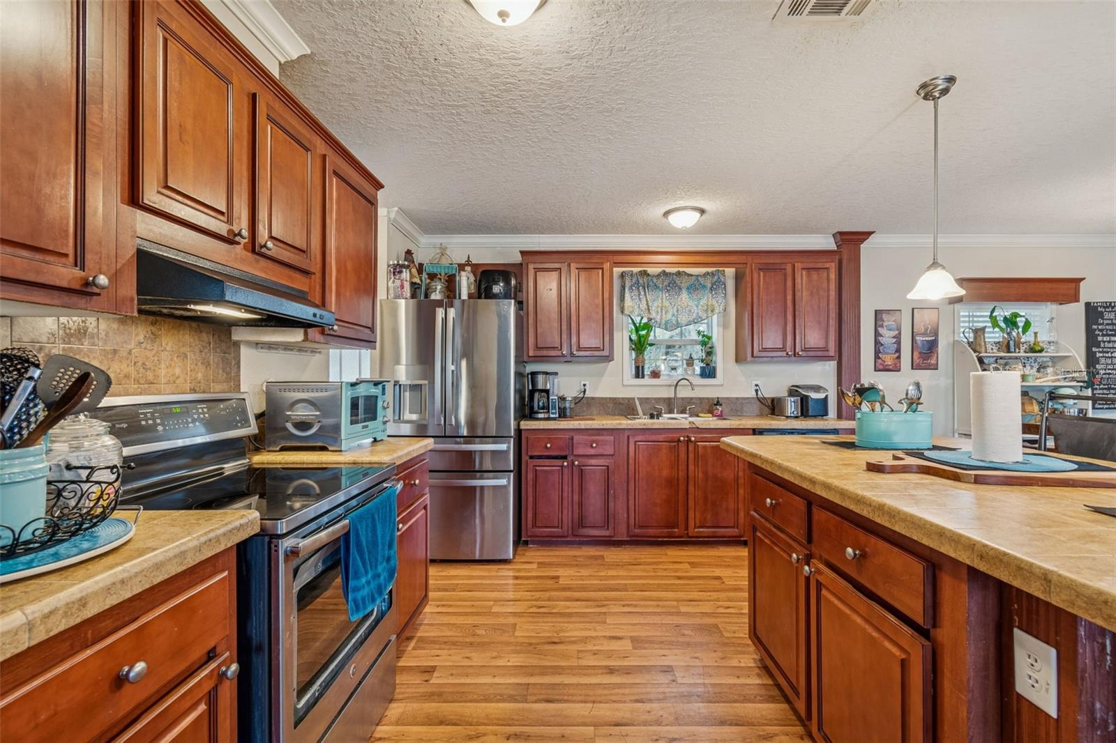 27435 HOLIDAY DR — photo 41