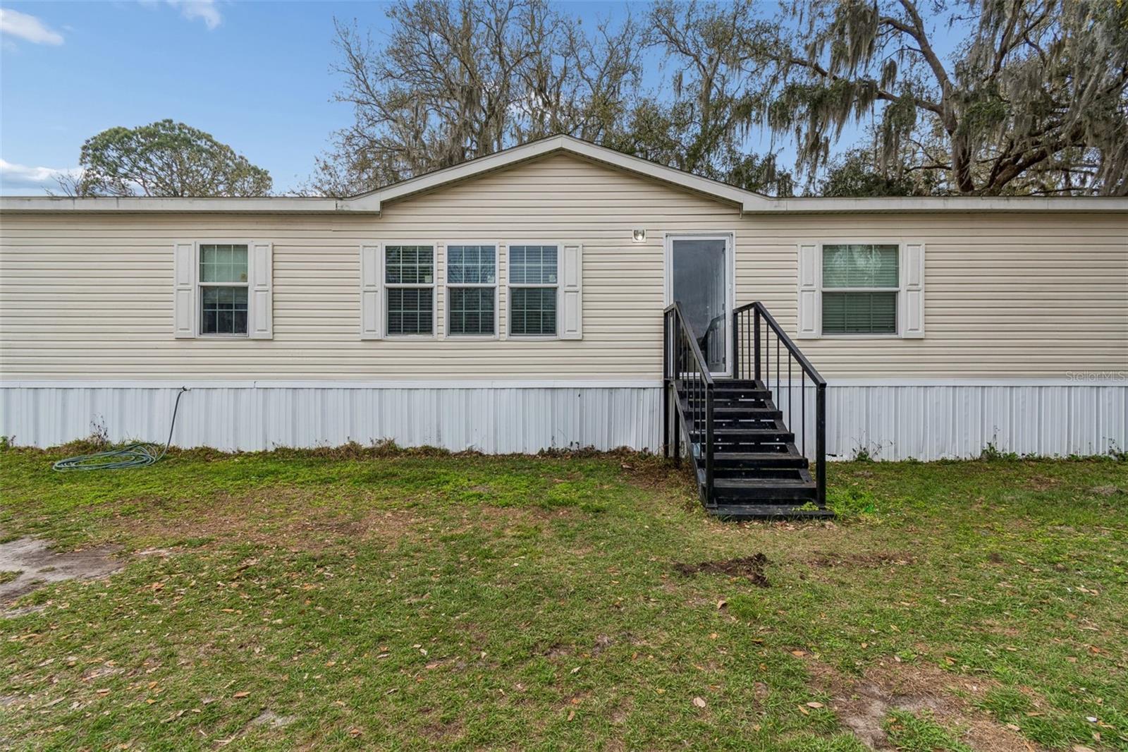 27435 HOLIDAY DR — photo 2