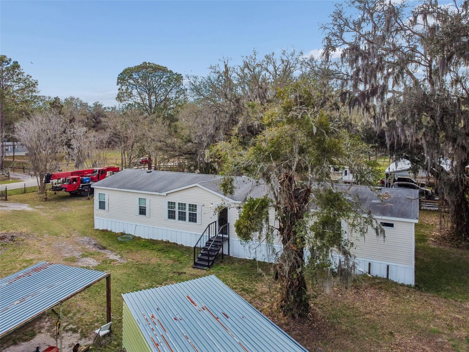 27435 HOLIDAY DR — photo 4