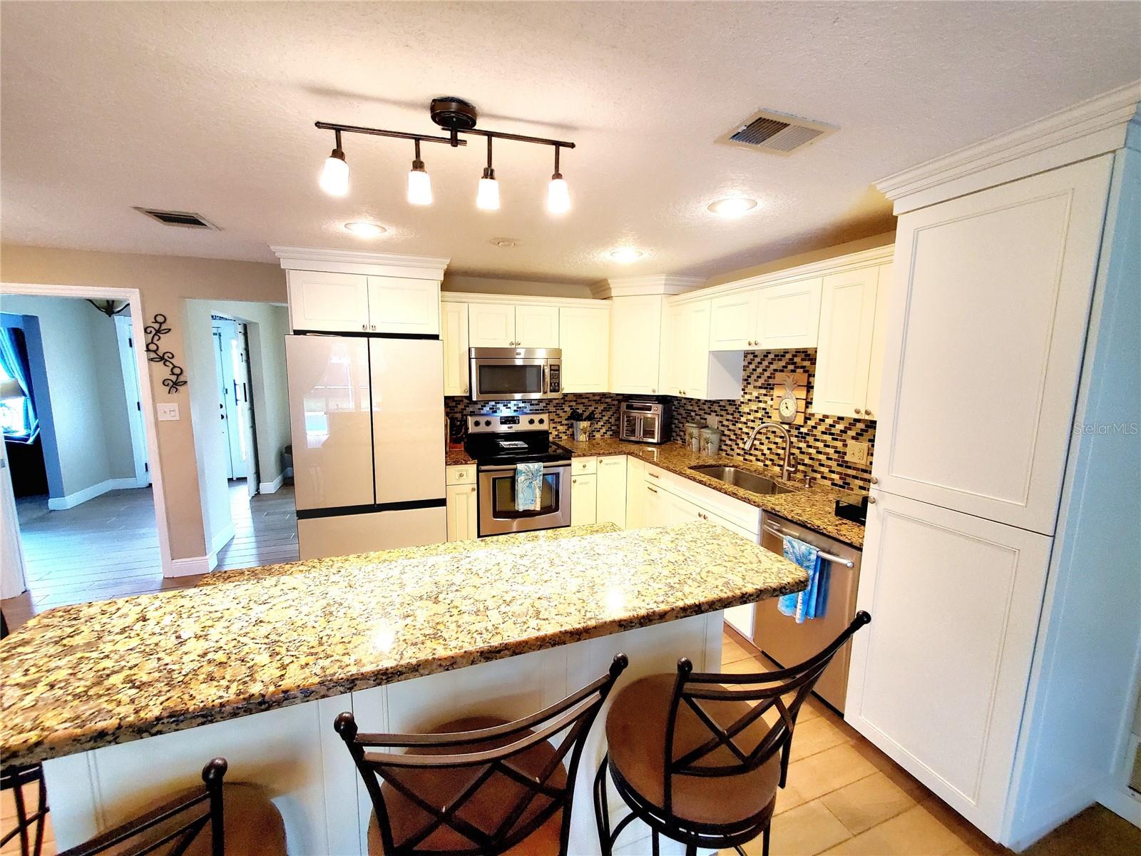 2138 GROVE PL — photo 13