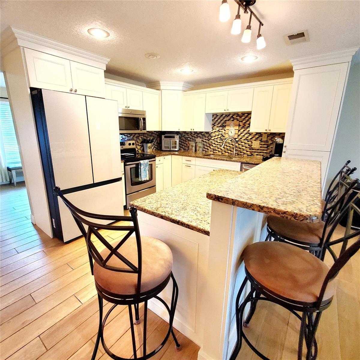 2138 GROVE PL — photo 11