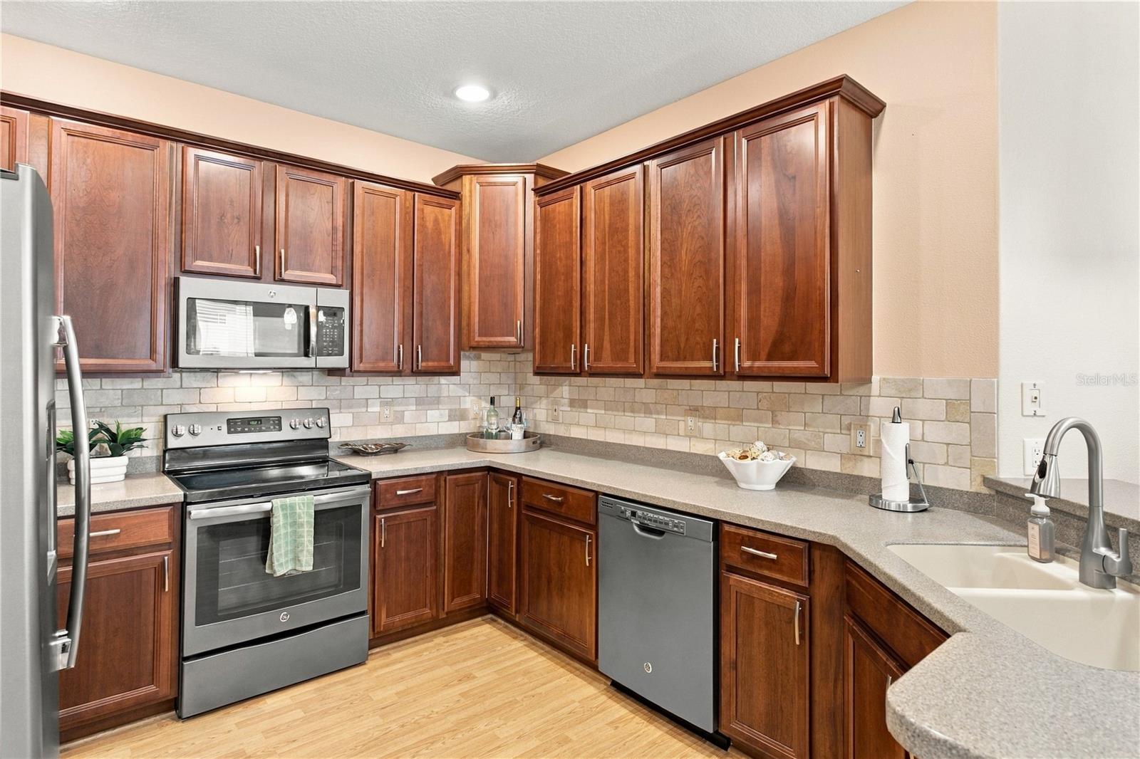 10719 ASHFORD OAKS DR — photo 3