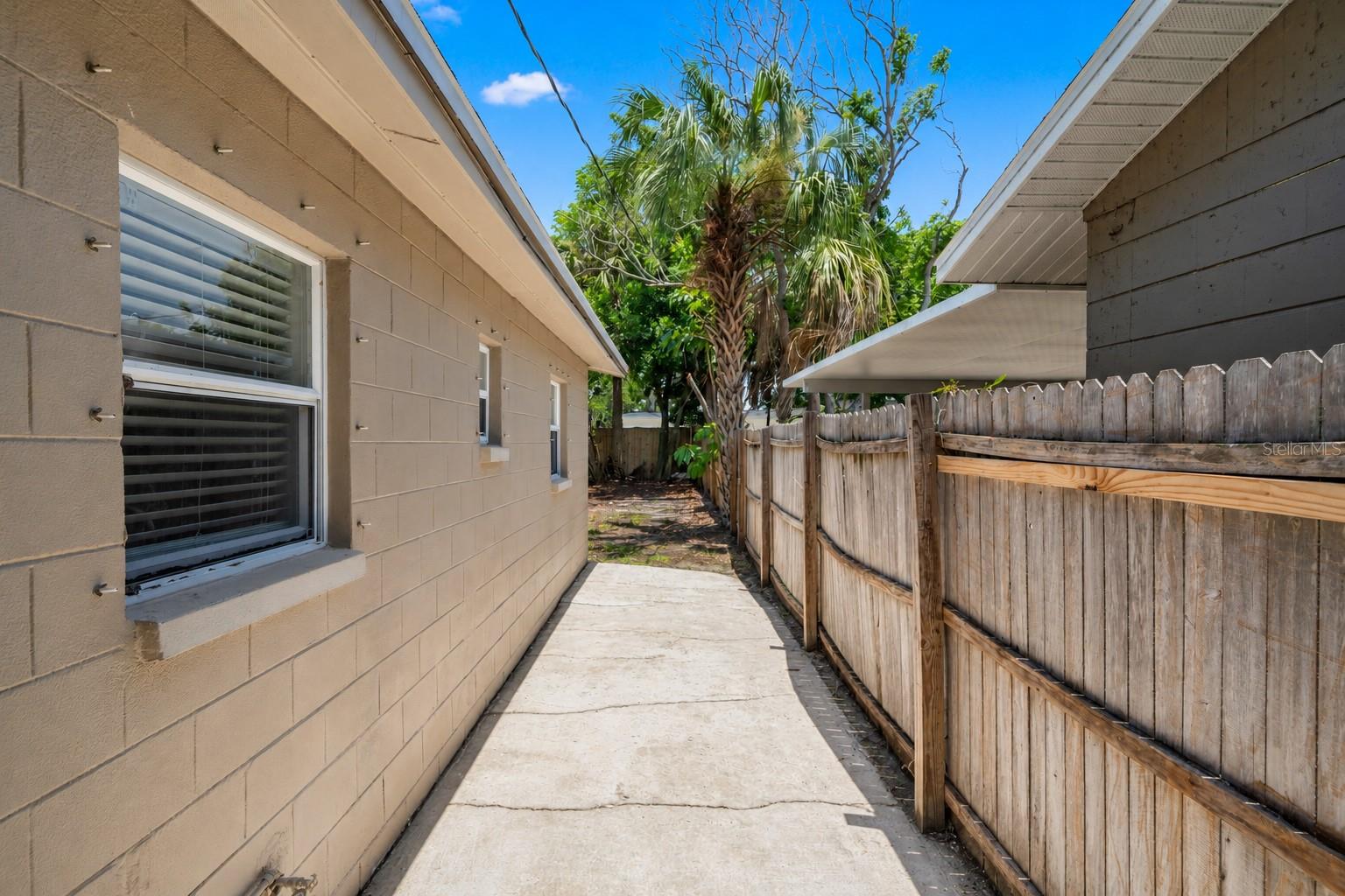 4247 HELENA ST NE — photo 30