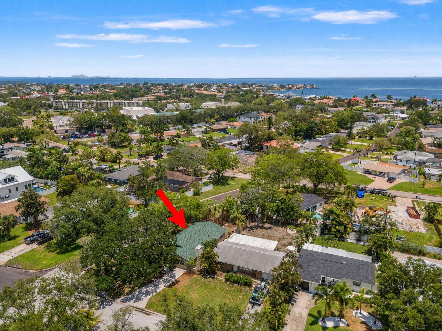 4247 HELENA ST NE — photo 34