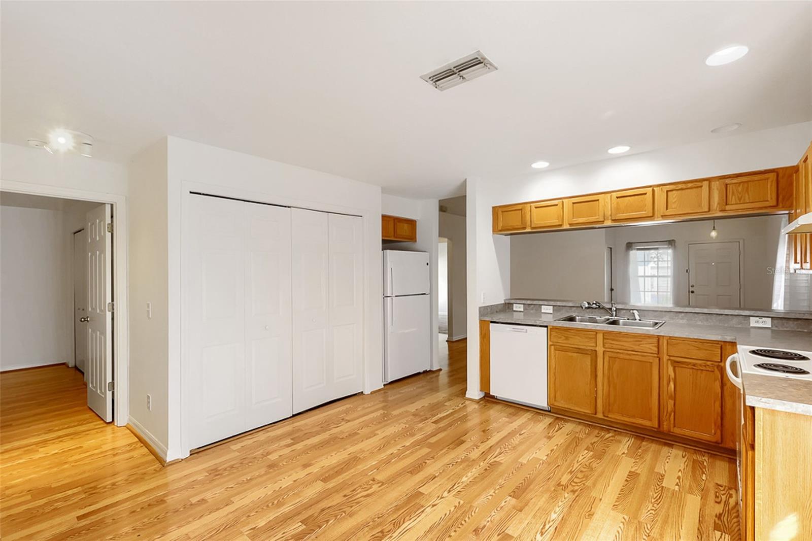 7902 CITRUS BLOSSOM DR — photo 10
