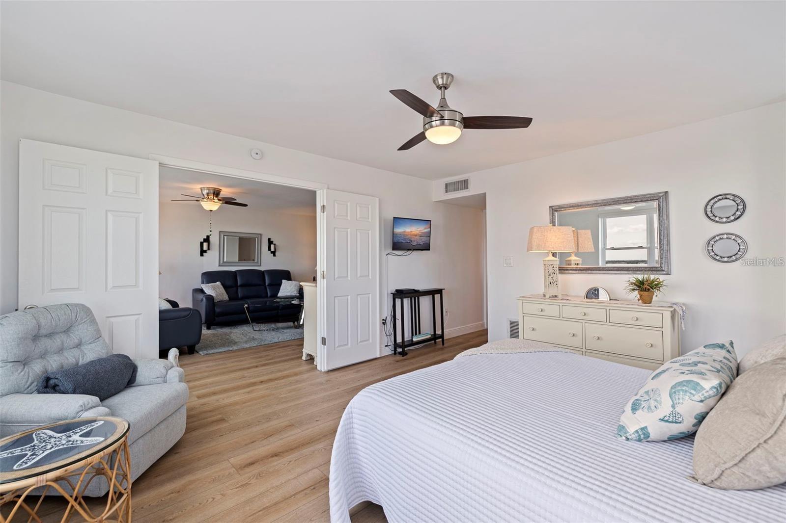 5200 BRITTANY DR S #1701 — photo 13