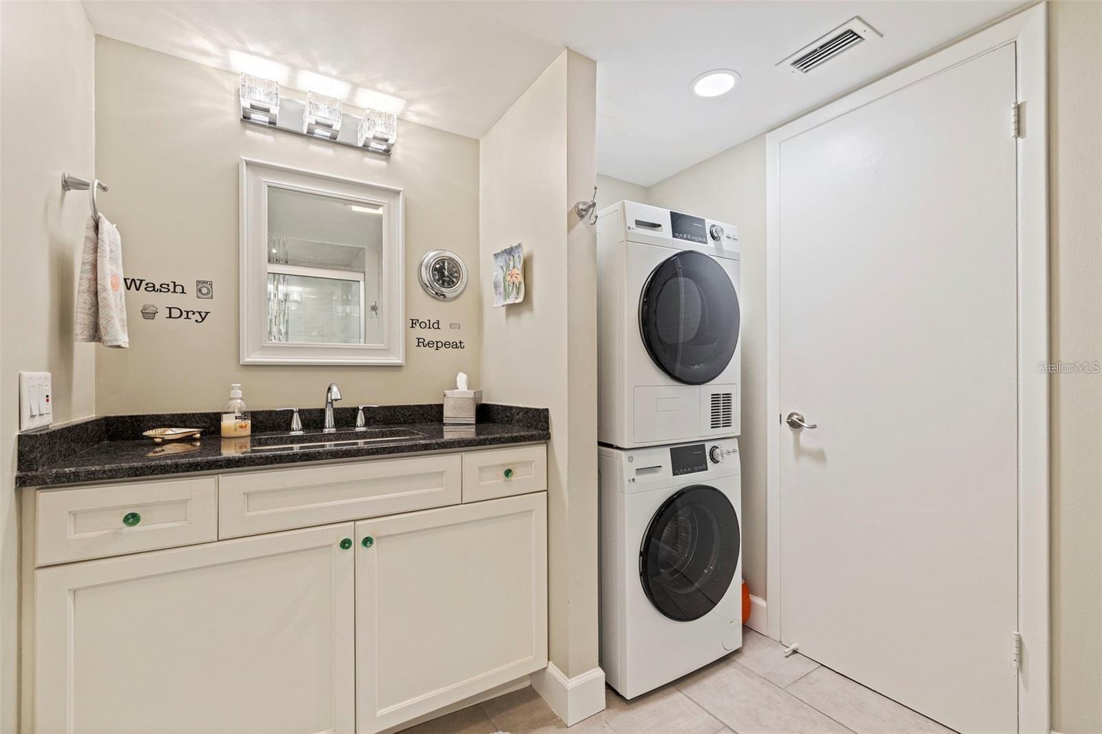 5200 BRITTANY DR S #1701 — photo 20