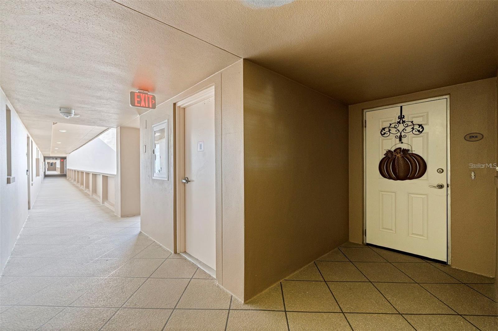 5200 BRITTANY DR S #1701 — photo 4