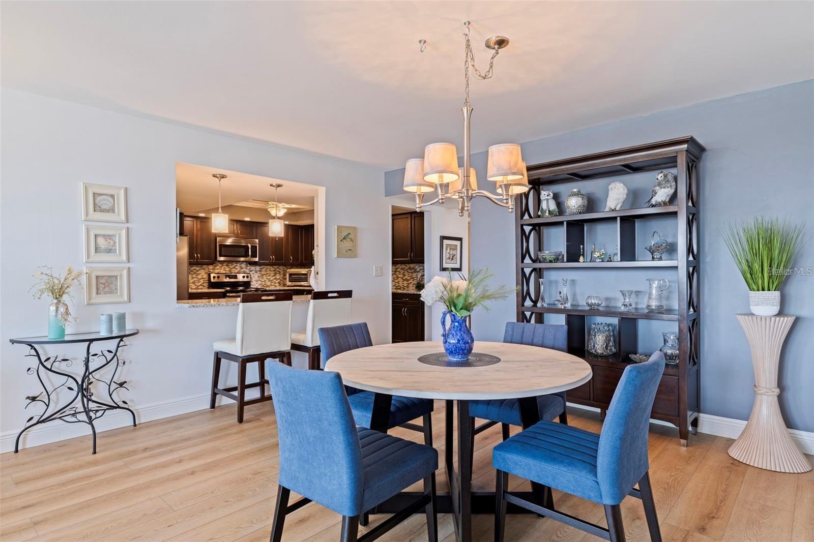 5200 BRITTANY DR S #1701 — photo 8