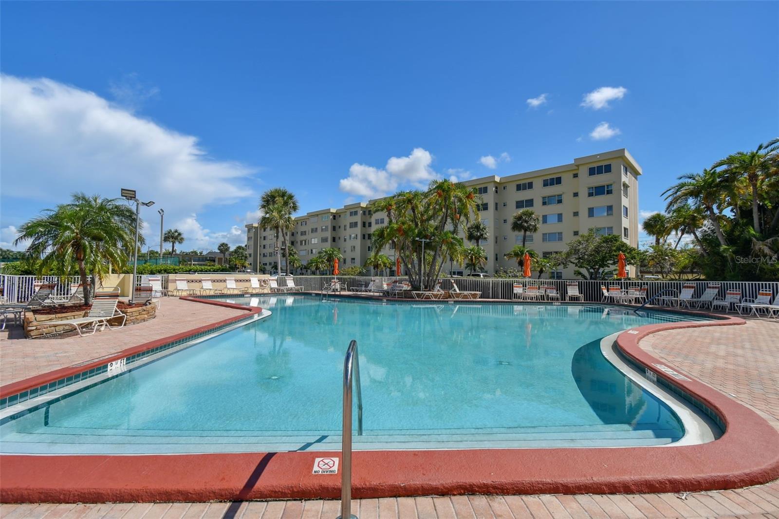 4650 COVE CIR #104 — photo 44