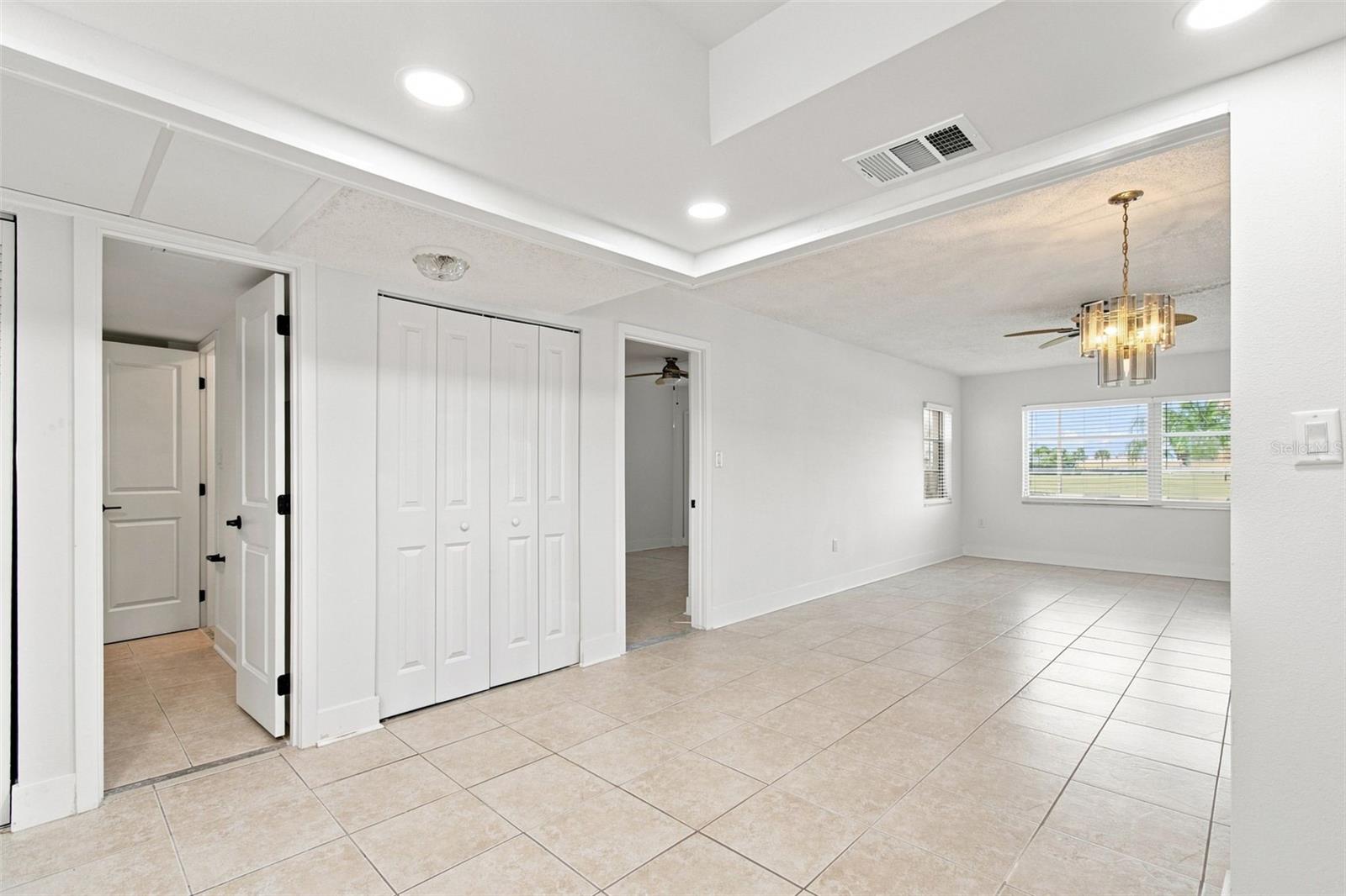 4650 COVE CIR #104 — photo 9