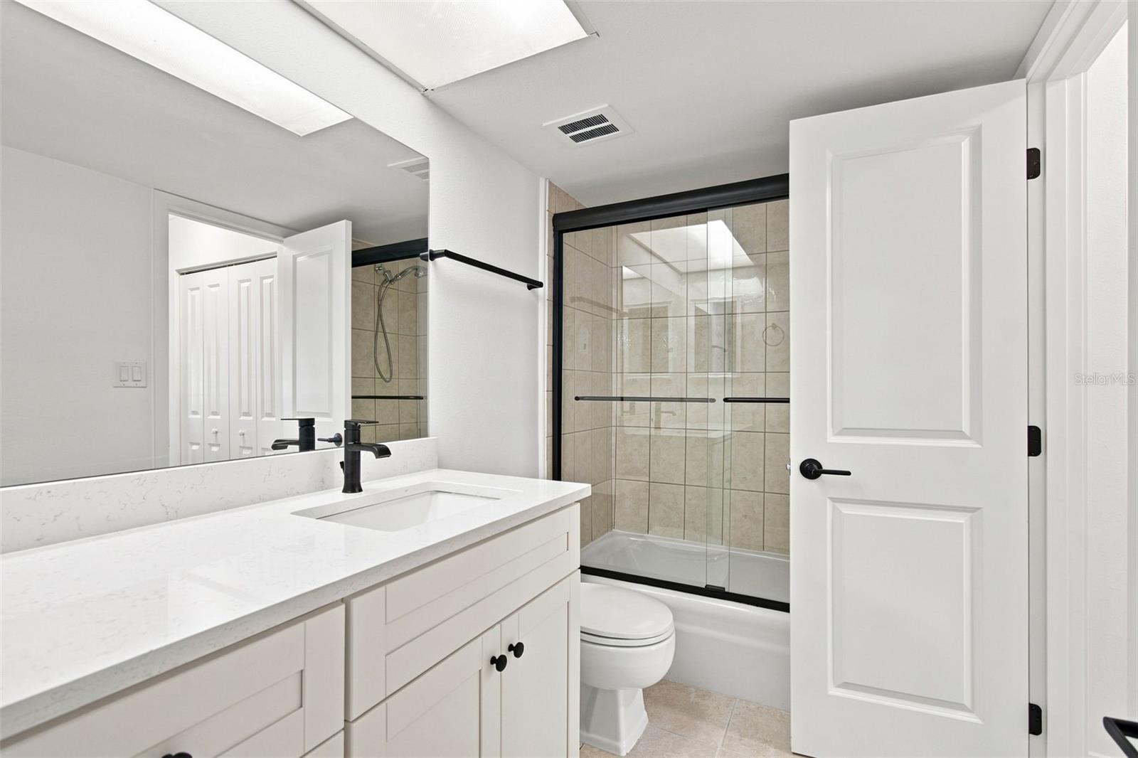 4650 COVE CIR #104 — photo 17