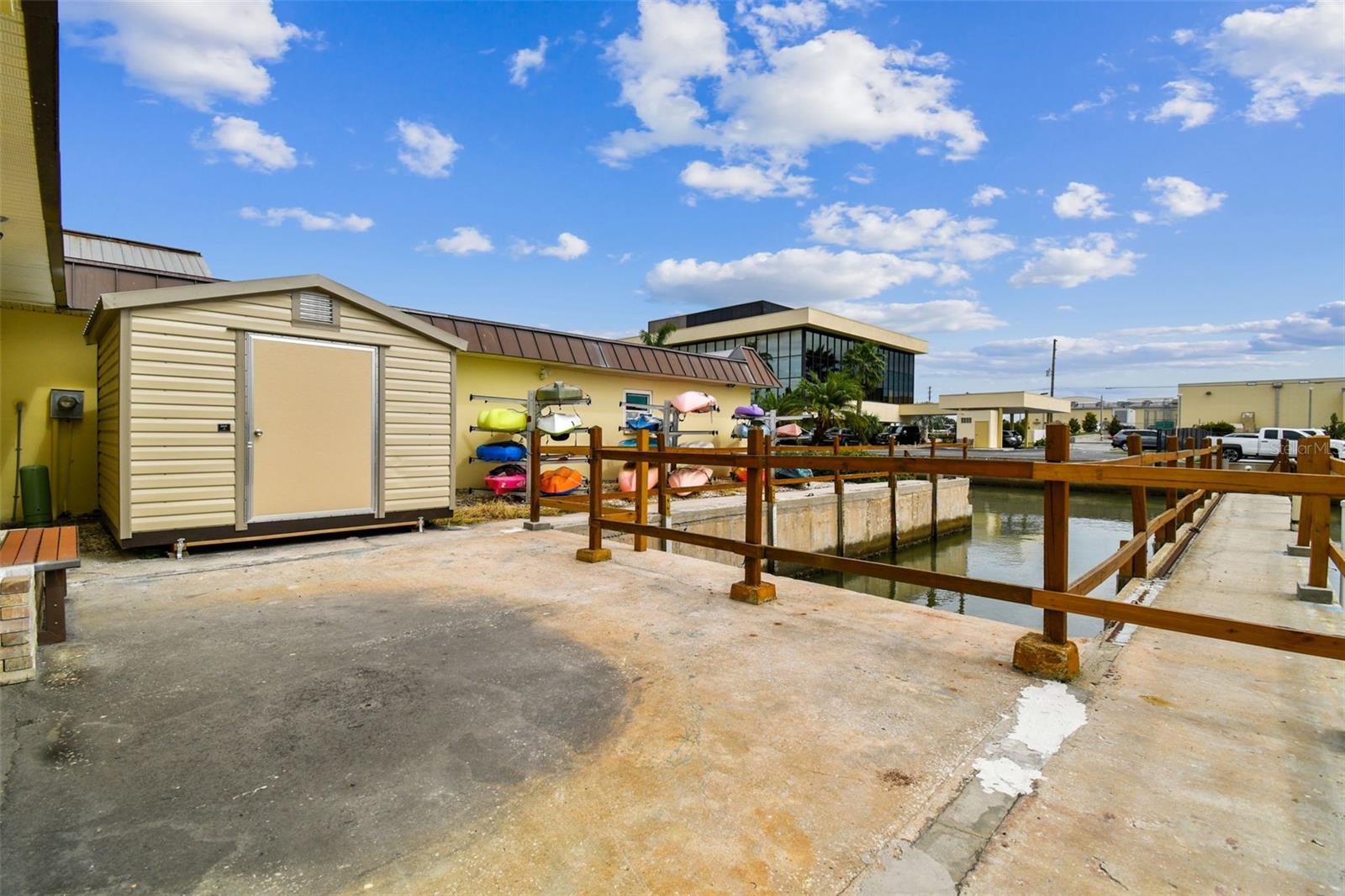 4650 COVE CIR #104 — photo 40