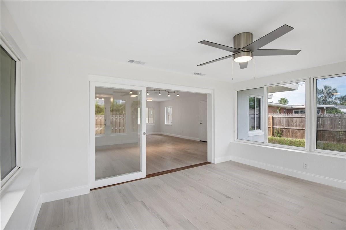 548 BAYWOOD DR S — photo 11