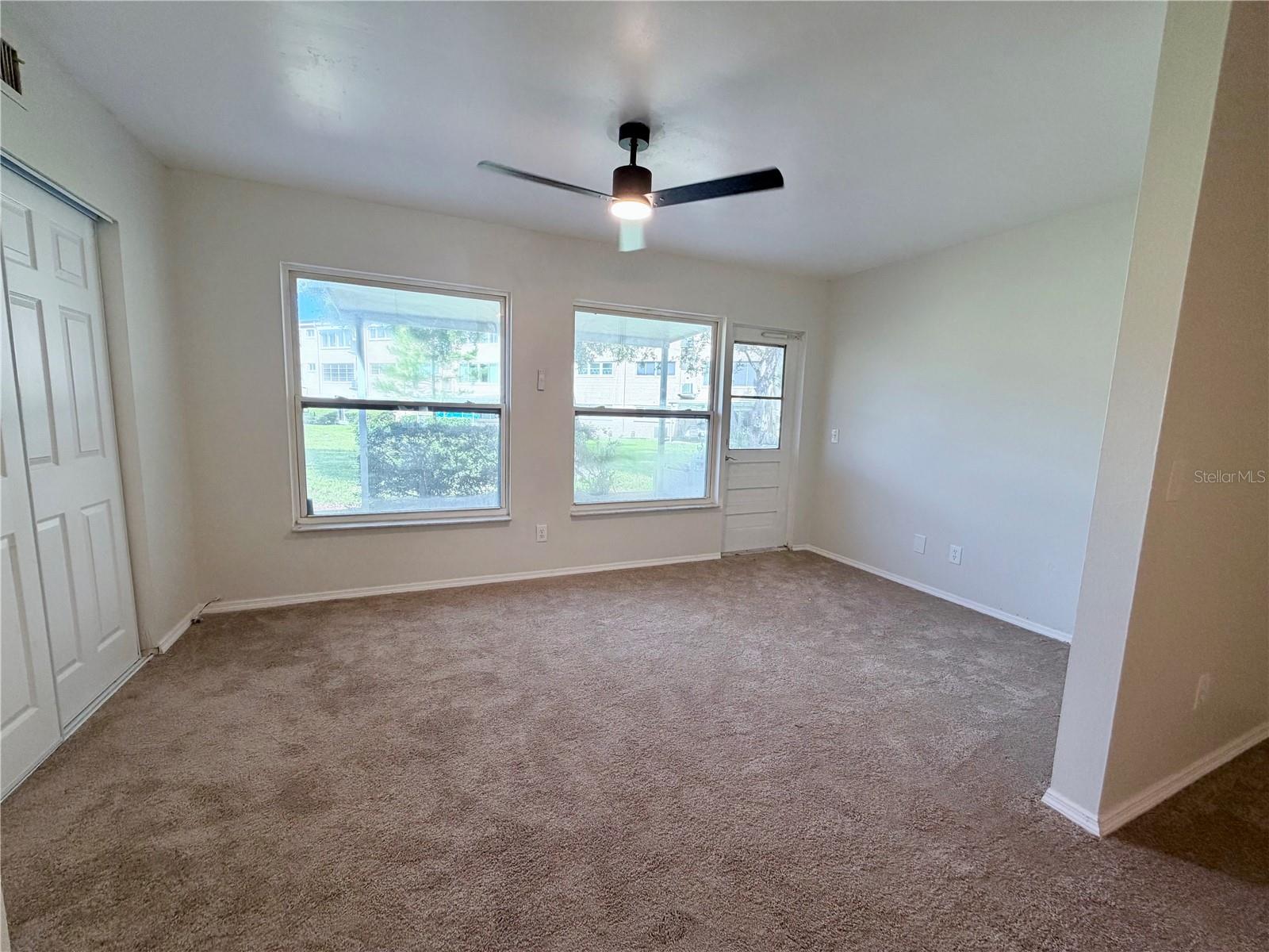 2100 WORLD PARKWAY BLVD #20 — photo 8