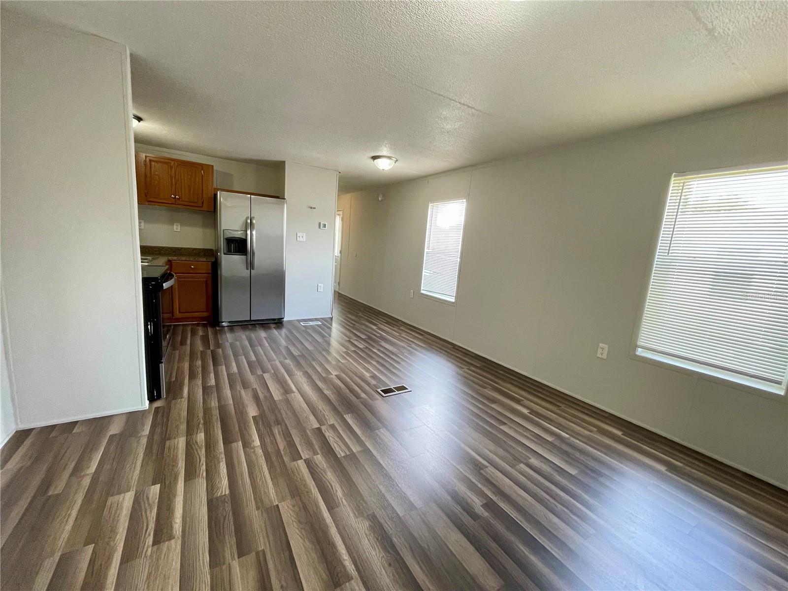 6334 EUGENE ACRES LN — photo 4