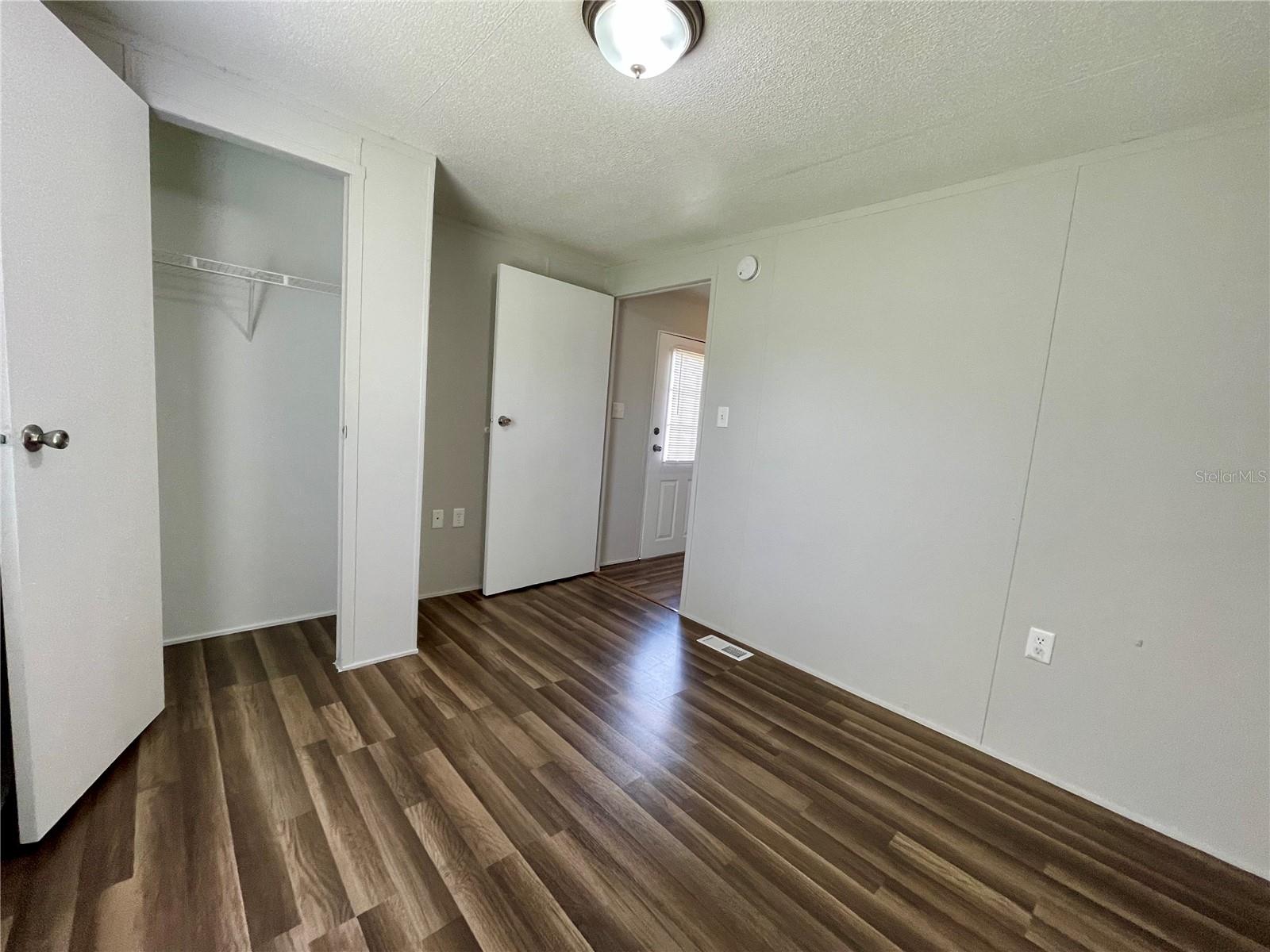 6334 EUGENE ACRES LN — photo 9