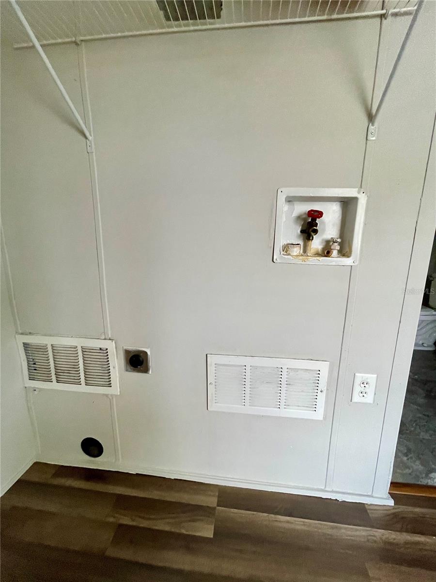 6334 EUGENE ACRES LN — photo 12