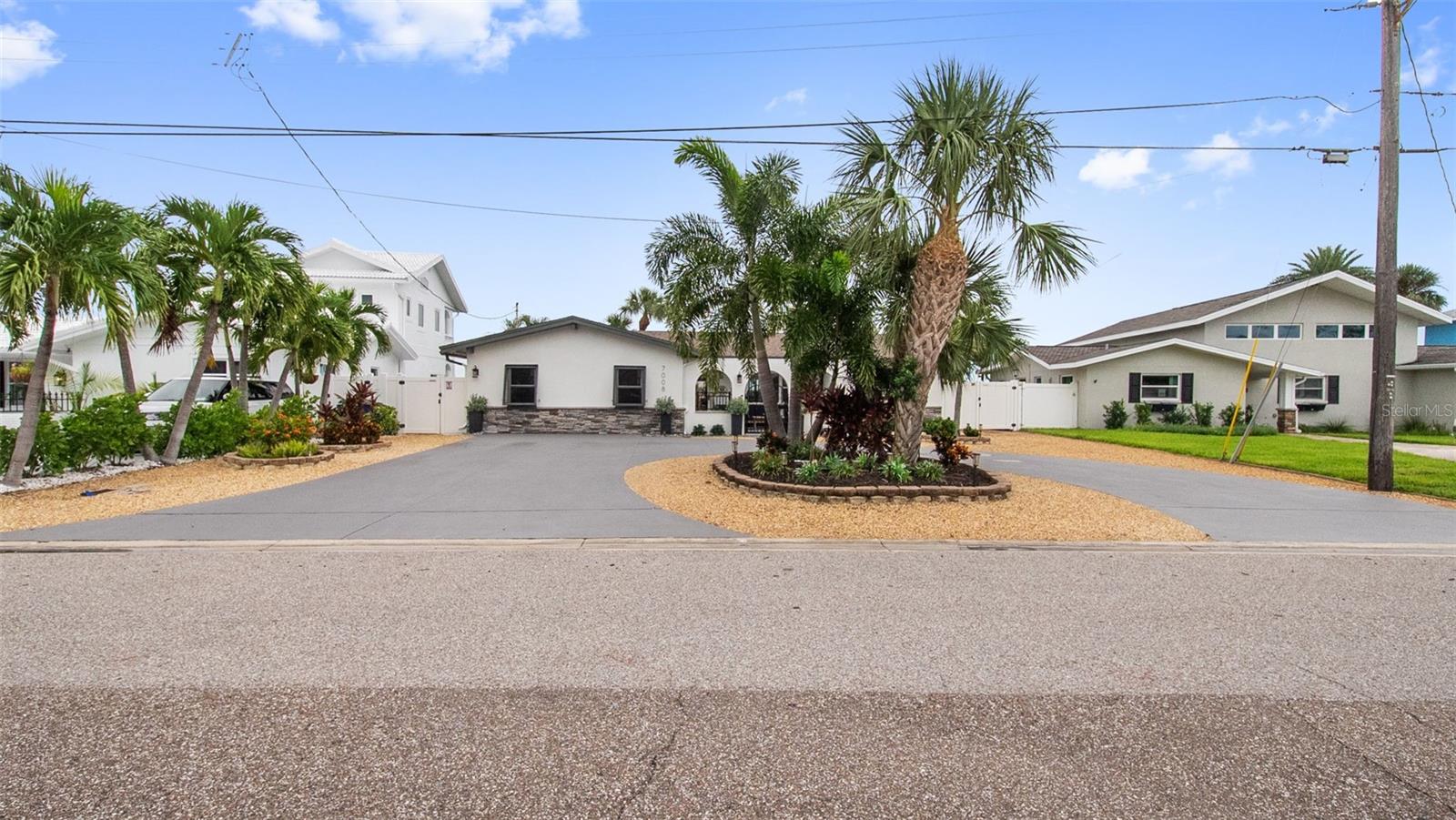 7008 S SHORE DR S — photo 44