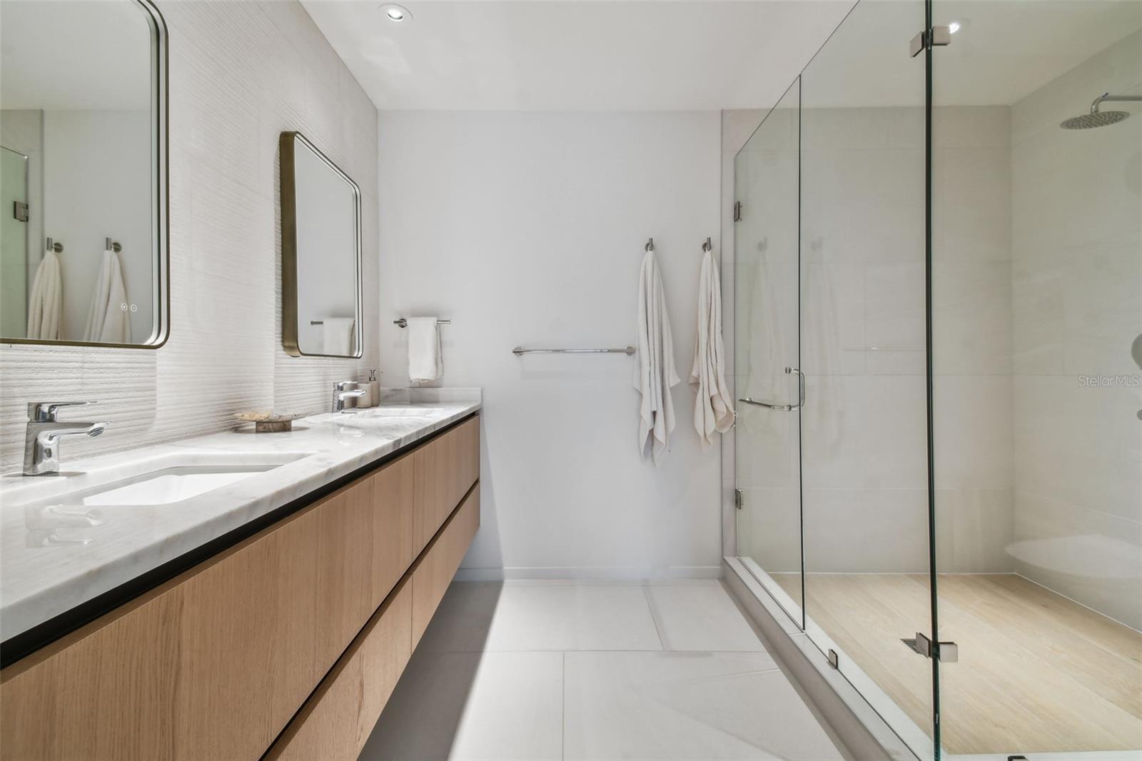 1020 SUNSET POINT RD #207 — photo 3