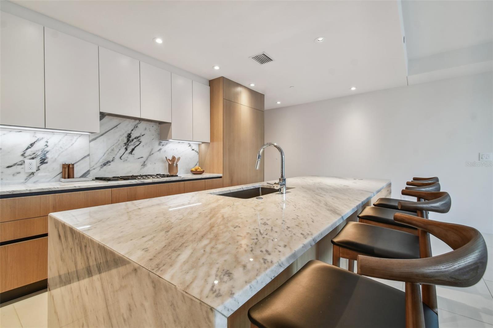 1020 SUNSET POINT RD #207 — photo 39