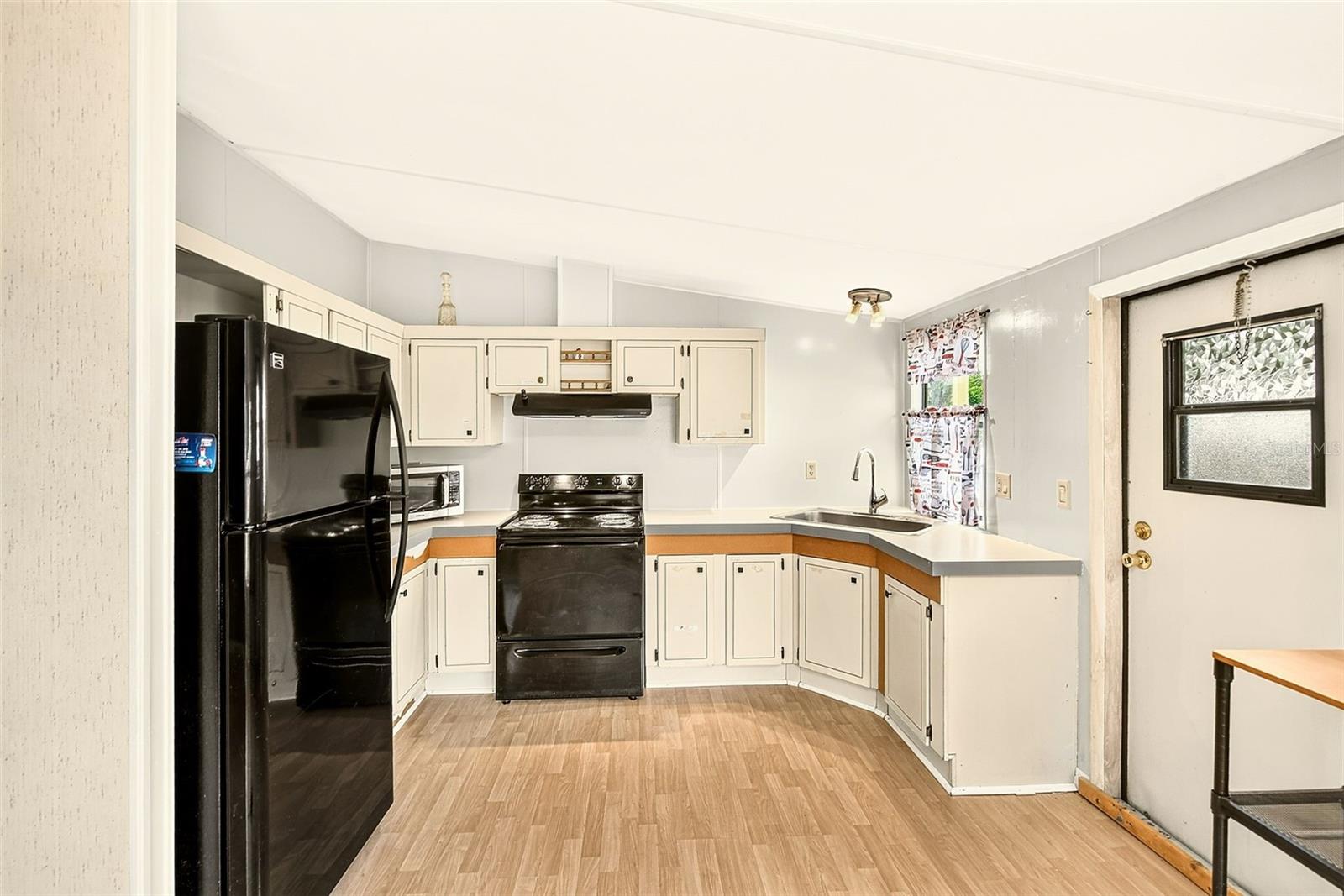 11704 DOAKS ST — photo 16