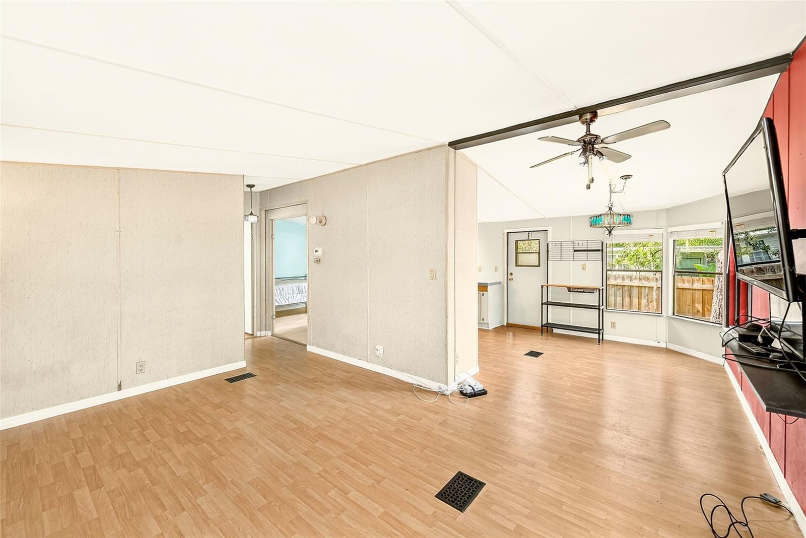 11704 DOAKS ST — photo 11