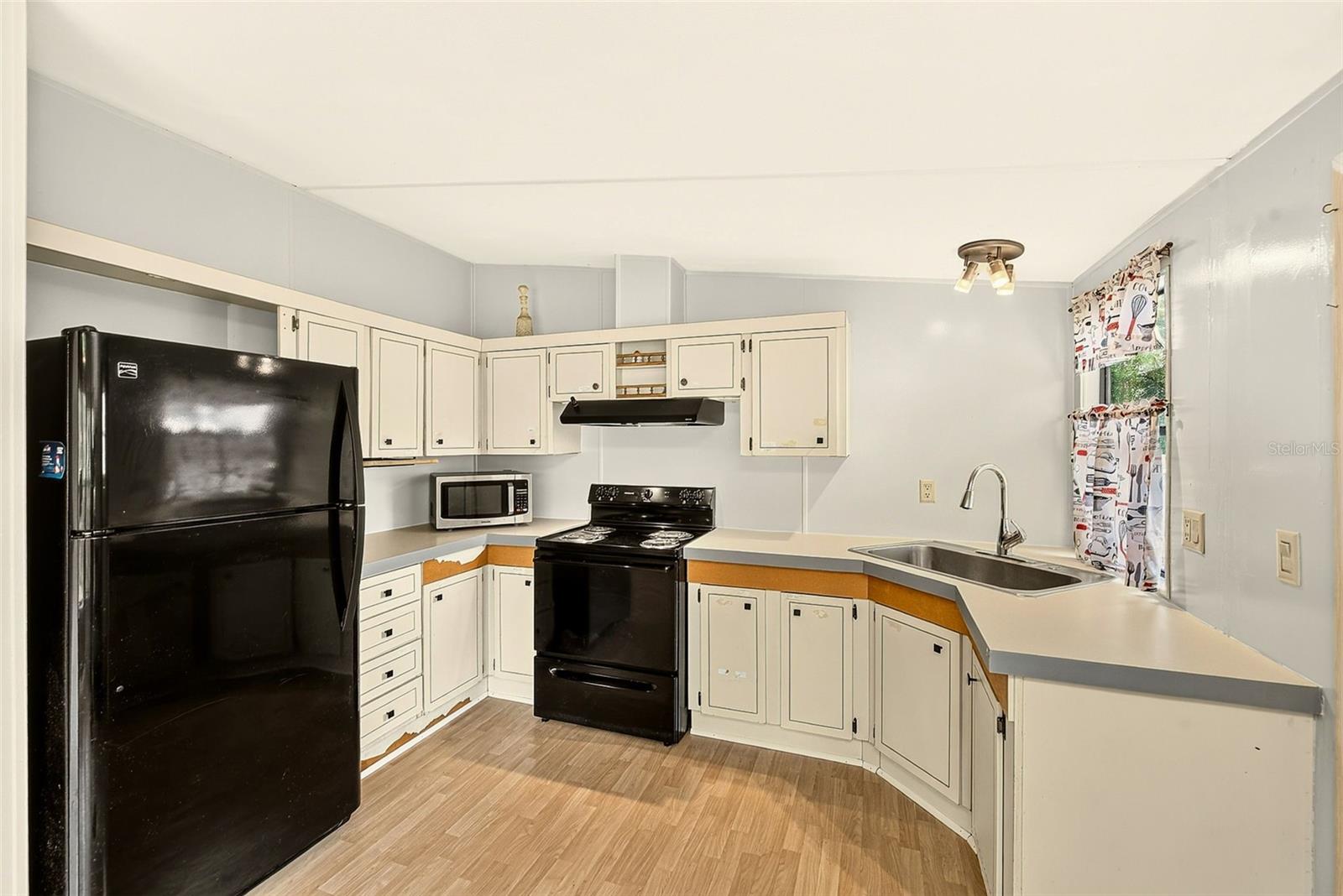 11704 DOAKS ST — photo 17