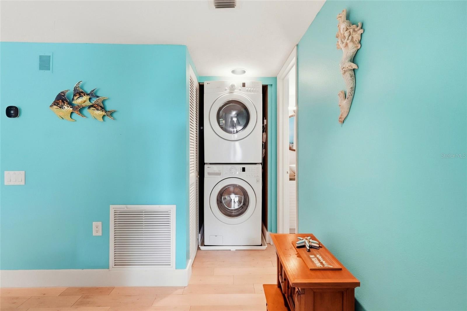 109 WOODLAND PL — photo 17