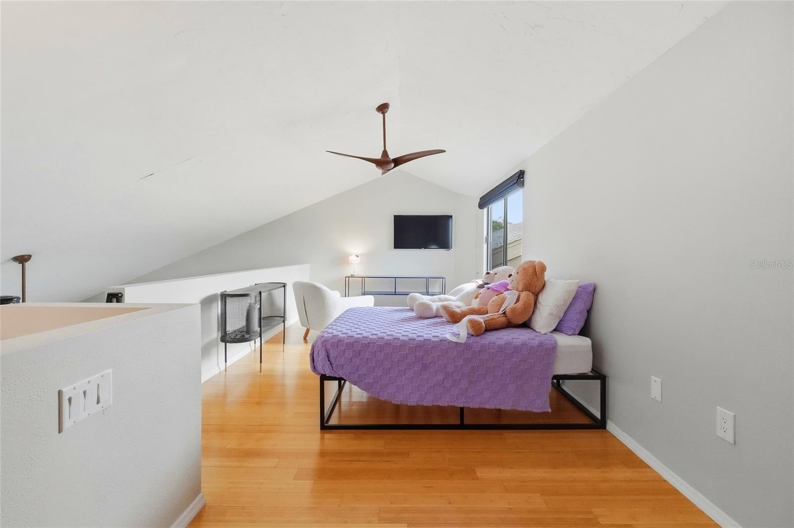 109 WOODLAND PL — photo 18