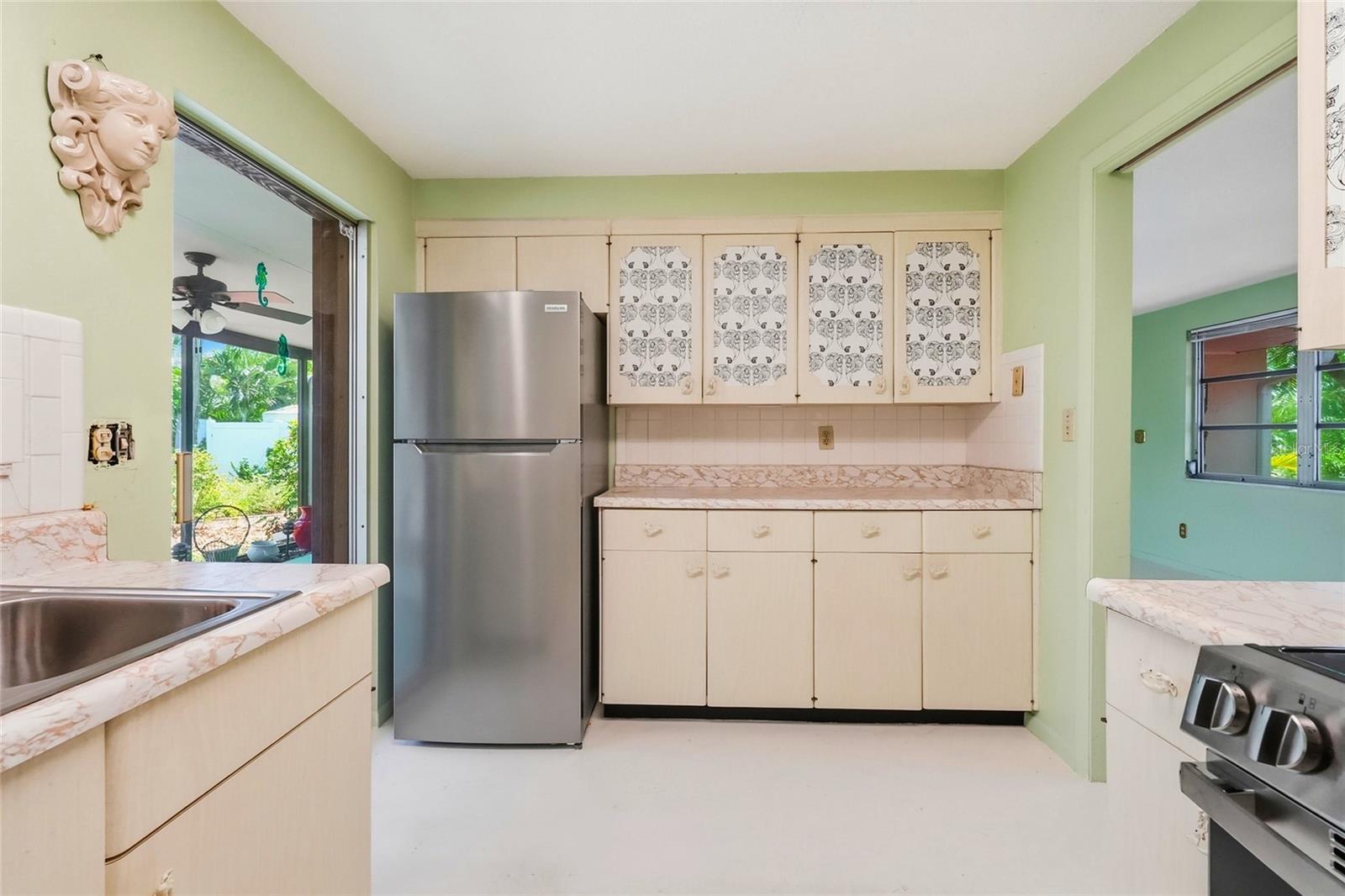 437 BEACH PARK BLVD — photo 13