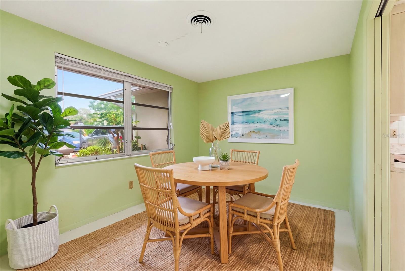437 BEACH PARK BLVD — photo 10