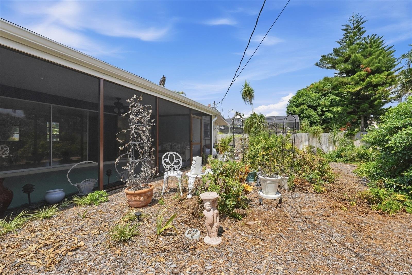 437 BEACH PARK BLVD — photo 27