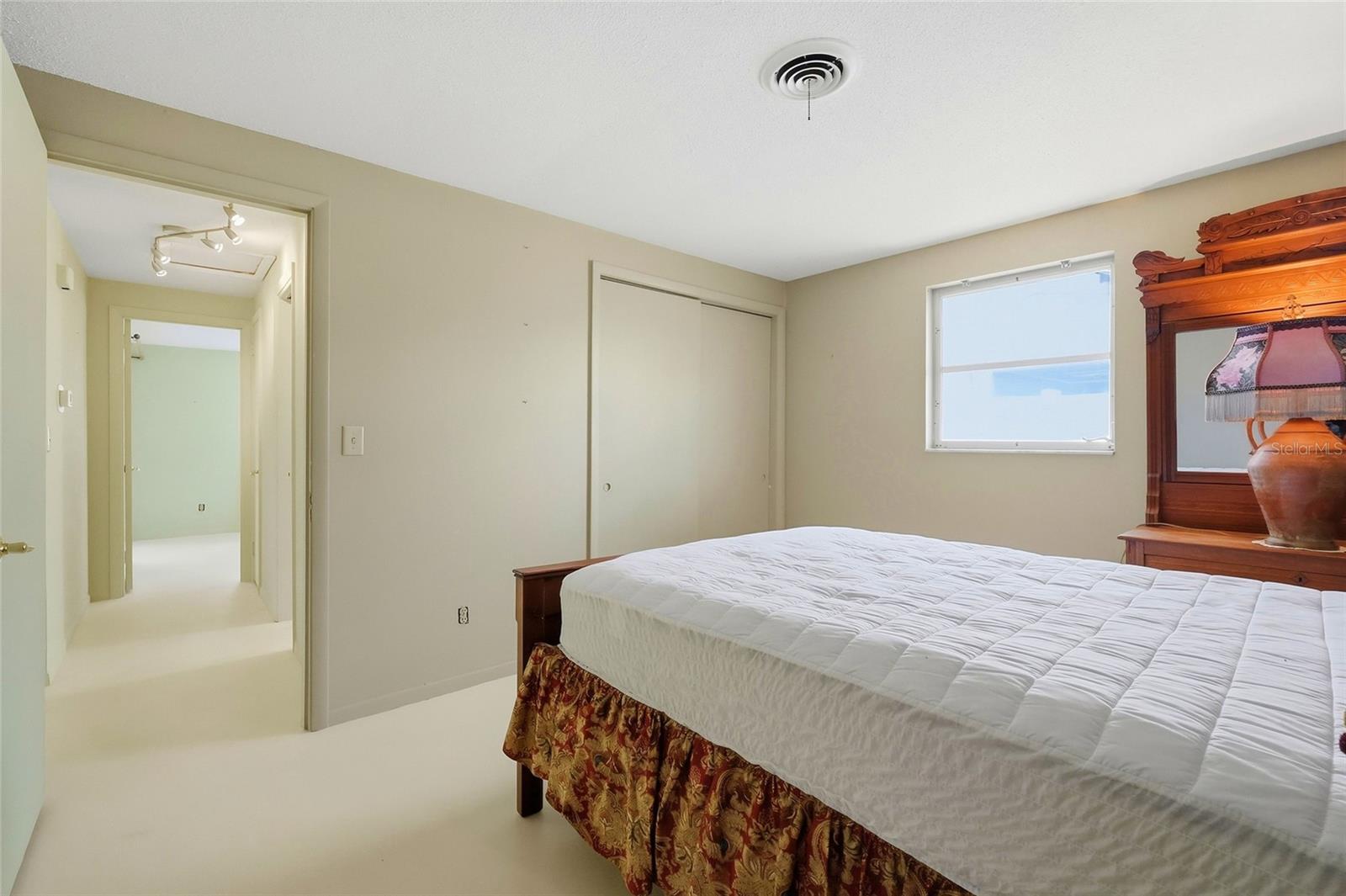 437 BEACH PARK BLVD — photo 18