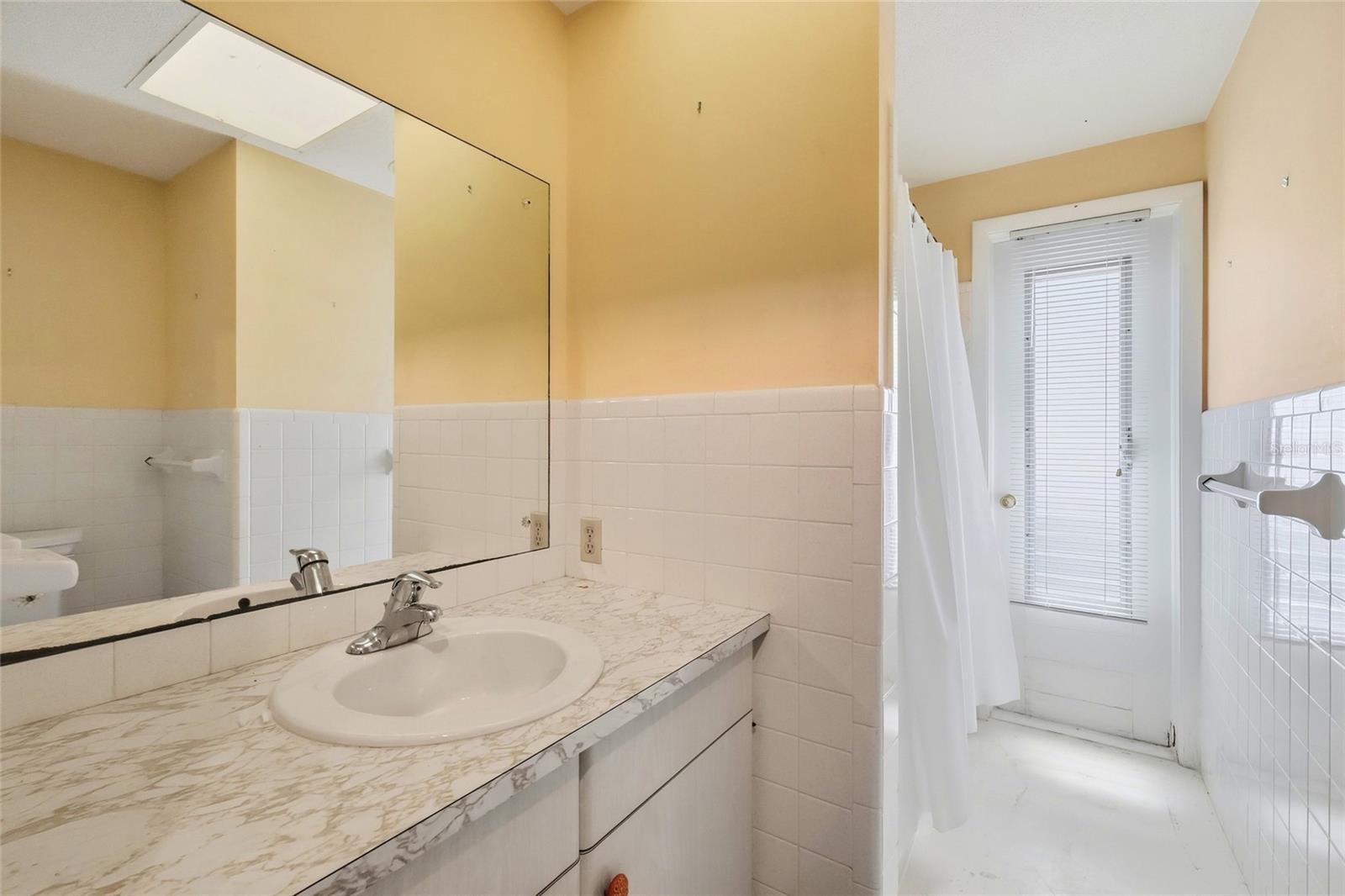 437 BEACH PARK BLVD — photo 20