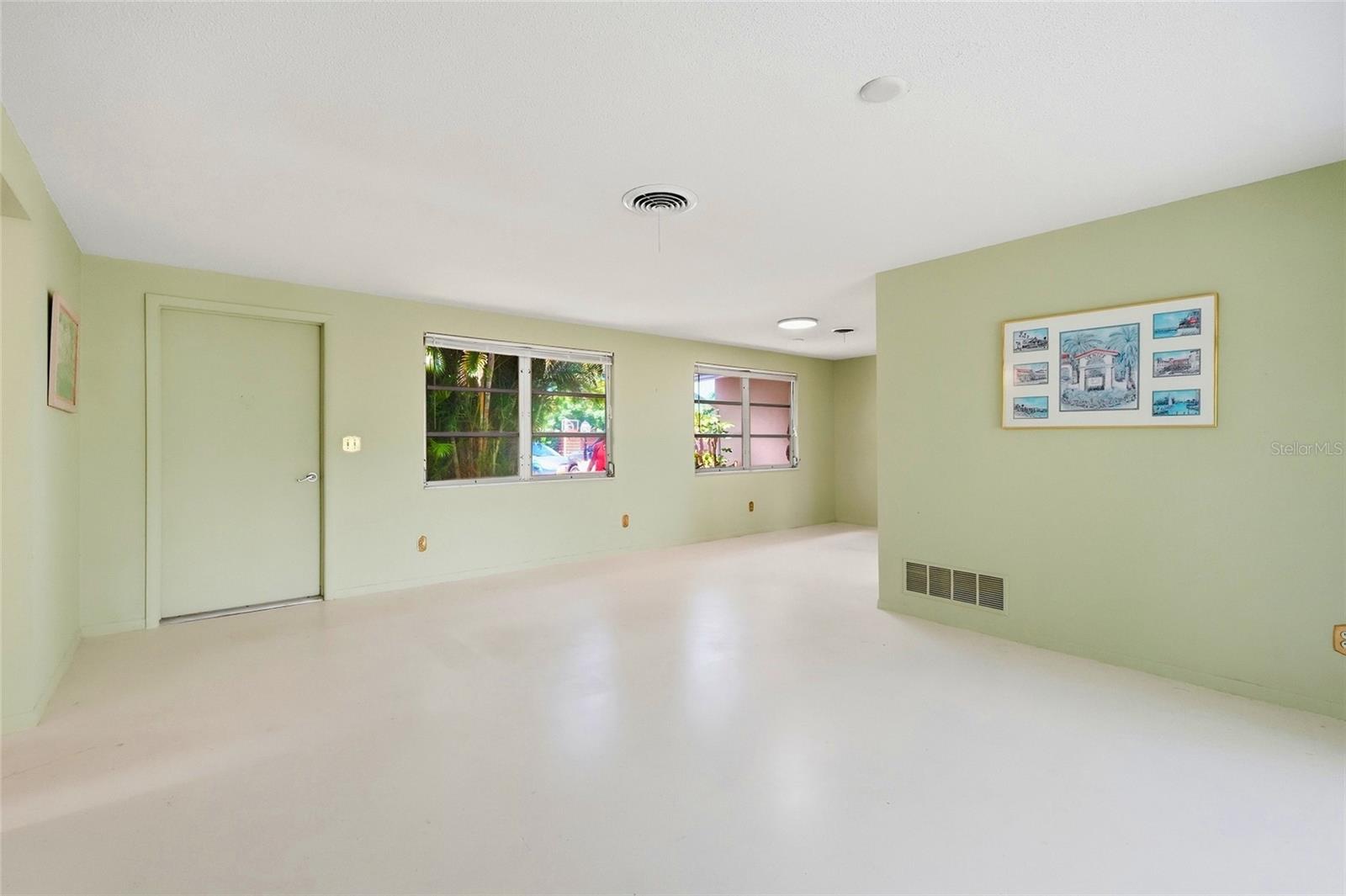 437 BEACH PARK BLVD — photo 7