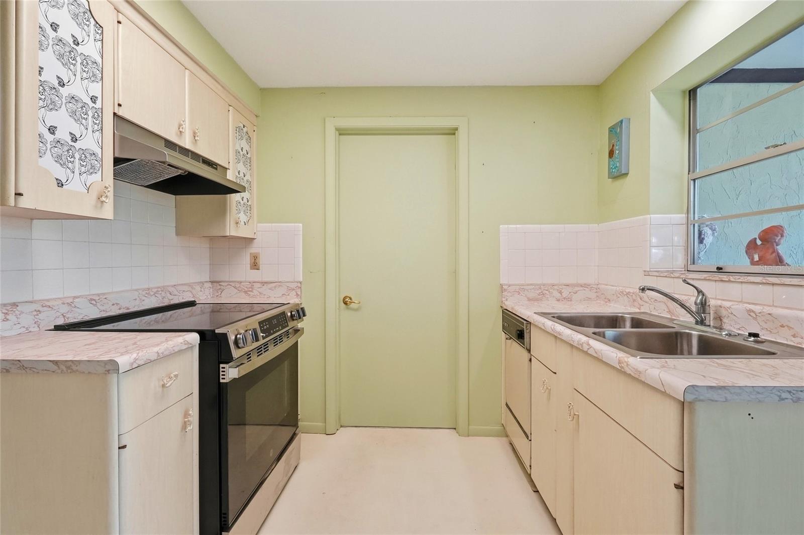 437 BEACH PARK BLVD — photo 15