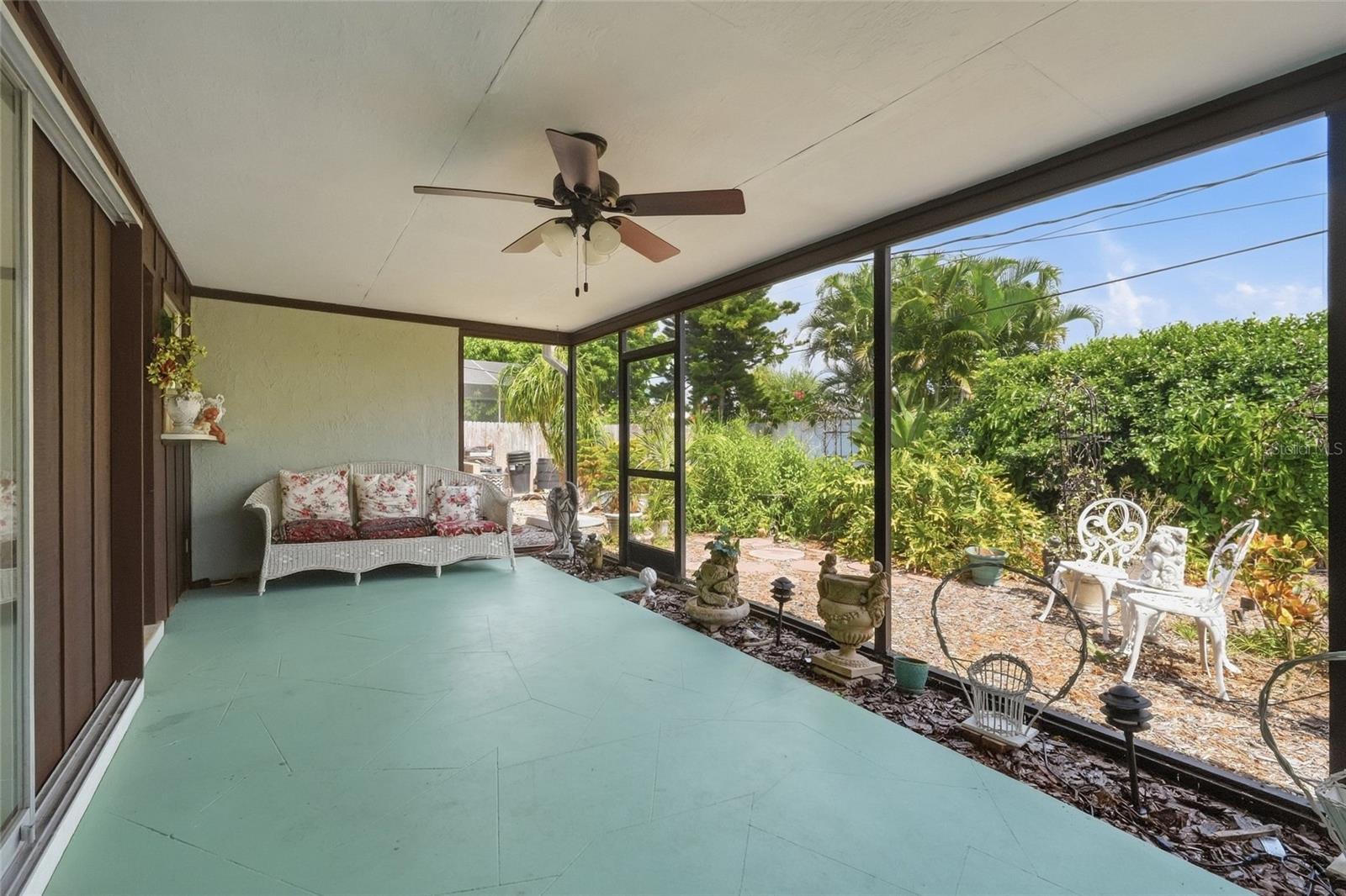 437 BEACH PARK BLVD — photo 25