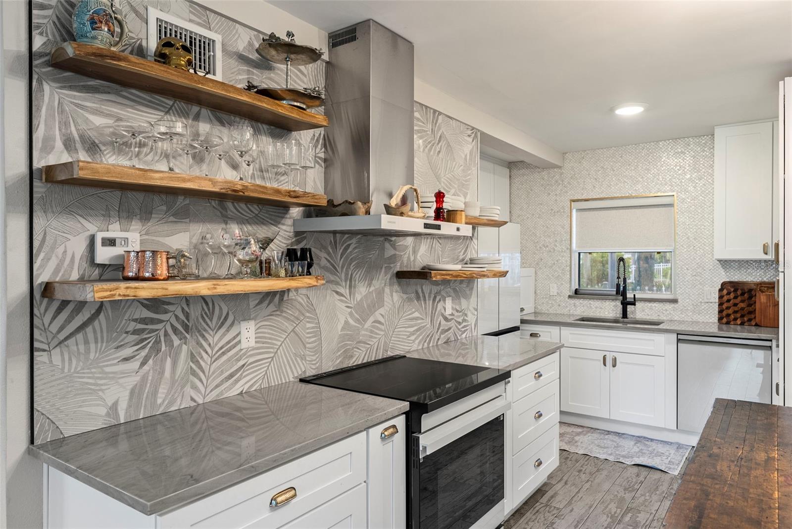 300 VENETIAN DR #1 — photo 17