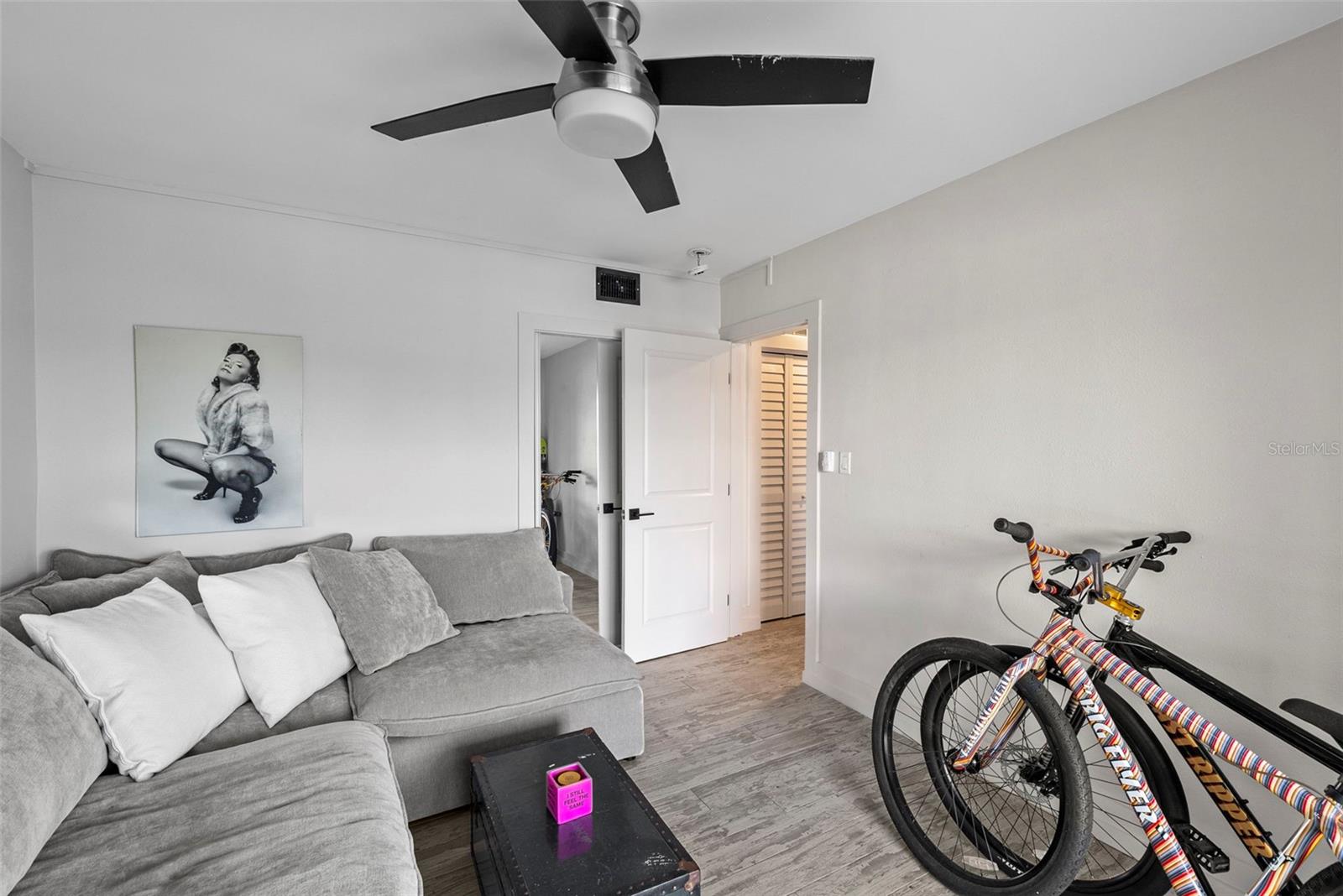 300 VENETIAN DR #1 — photo 36